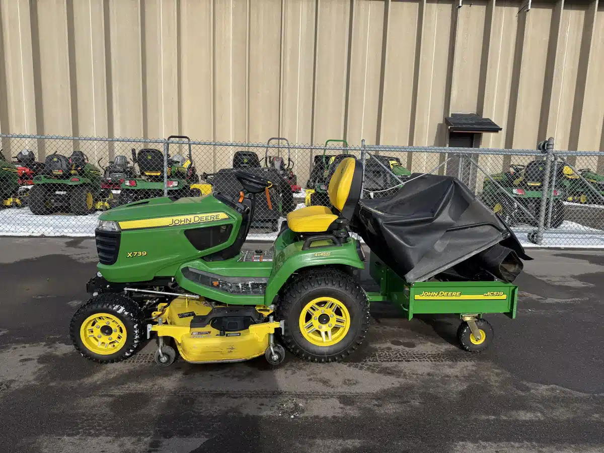 Gallery image 1 for Used 2019 John Deere X739 Lawn Tractor