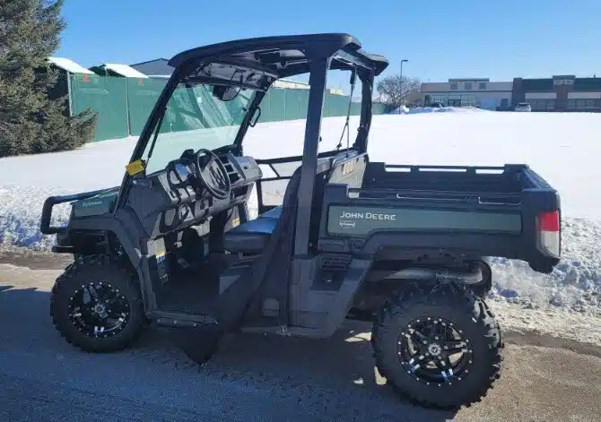 Gallery image 1 for Used 2023 John Deere XUV 835M Utility Vehicle