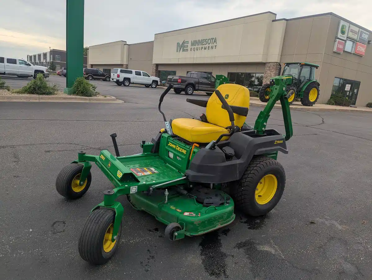 Gallery image 2 for Used 2023 John Deere Z515E Mower - Zero Turn