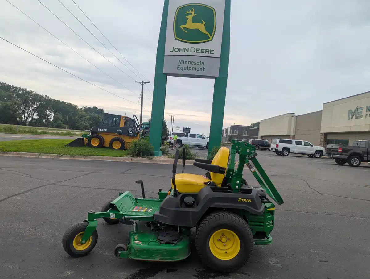 Gallery image 1 for Used 2023 John Deere Z515E Mower - Zero Turn