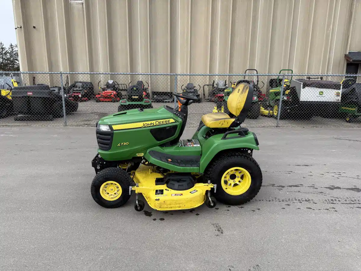 Gallery image 1 for Used 2021 John Deere X730 Lawn Tractor