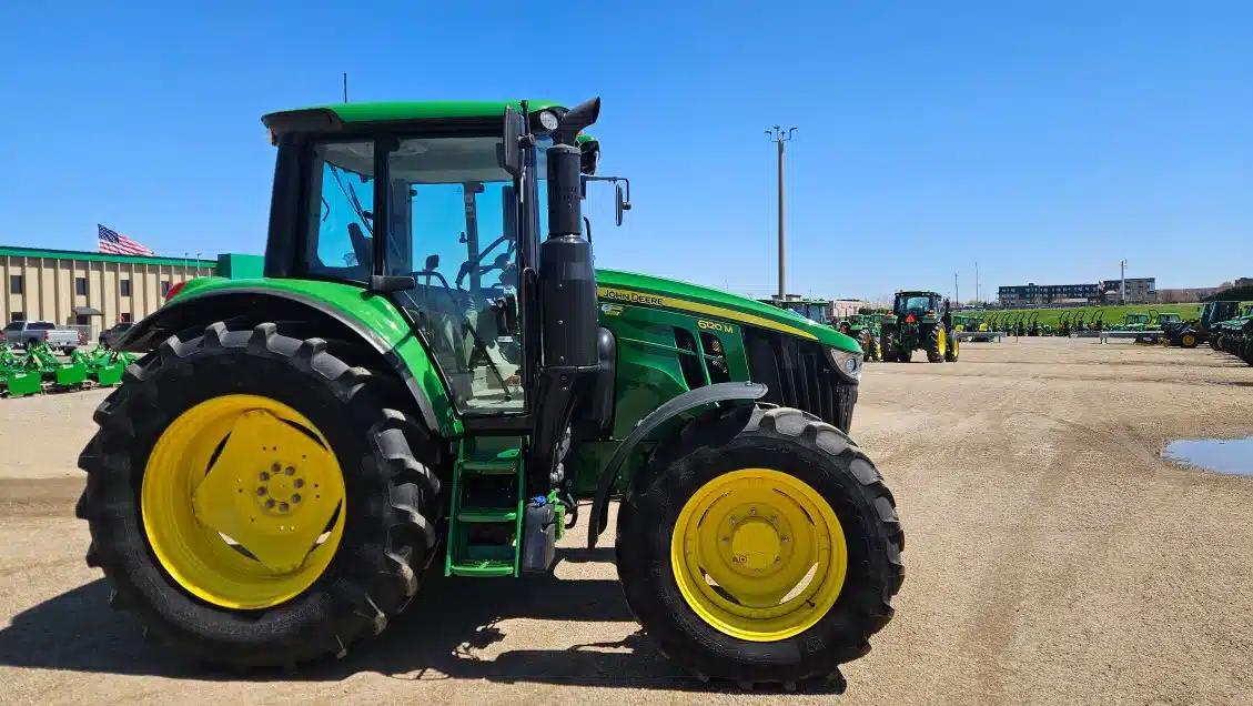 Gallery image 2 for Used 2022 John Deere 6120M Tractor