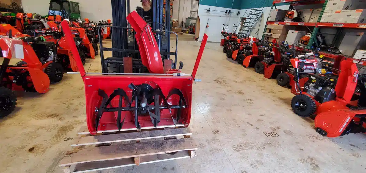 Gallery image 1 for Used 2022 Gravely 32" Snowblower 885912 Attachment