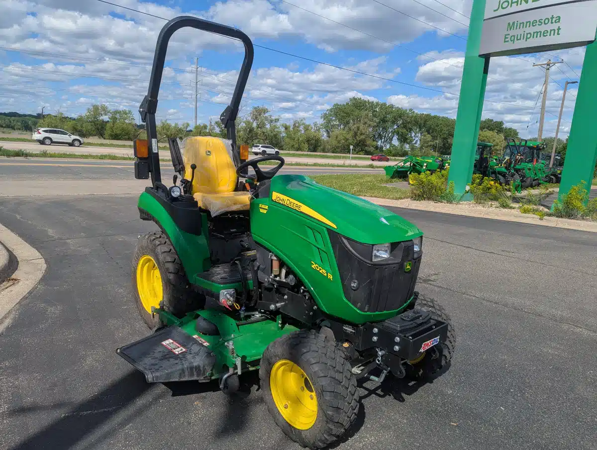 Gallery image 2 for Used 2022 John Deere 2025R Tractor