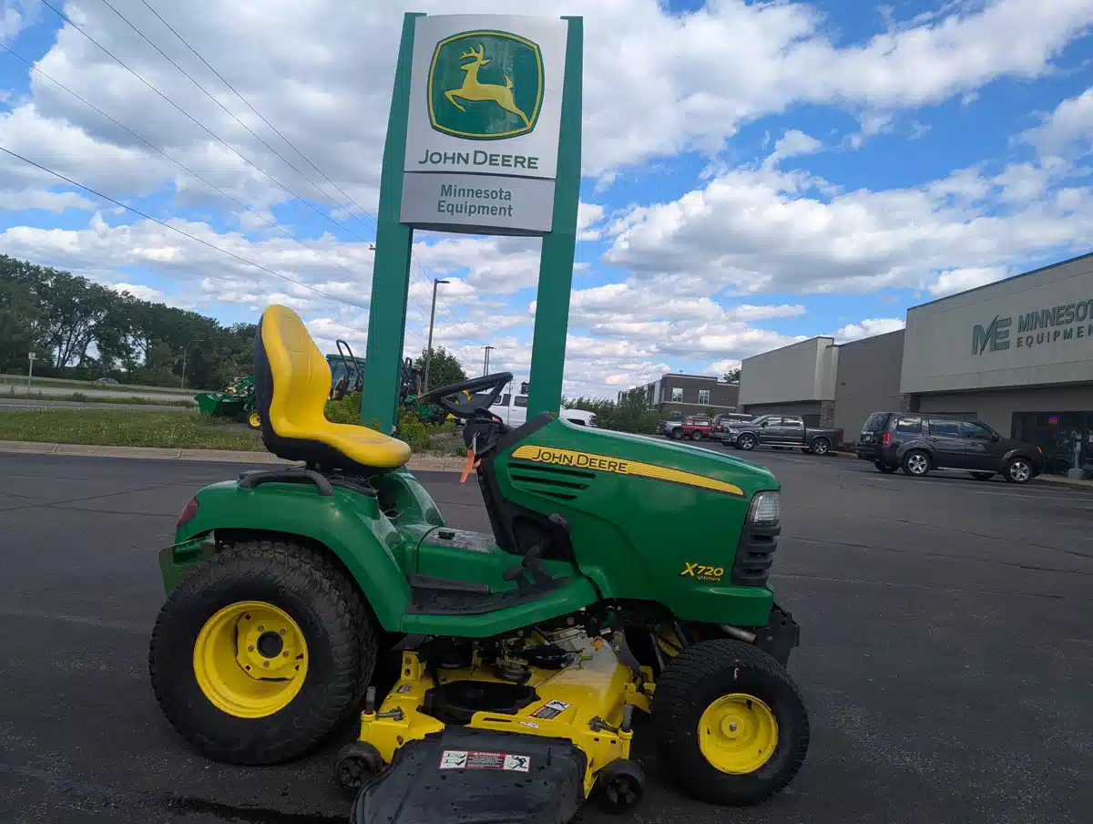 Gallery image 2 for Used 2008 John Deere X720 Lawn Tractor