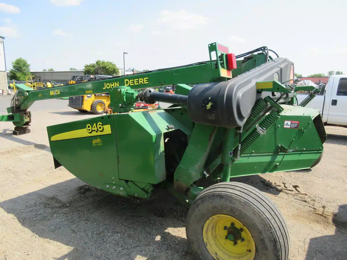 Gallery image 1 for Used 2015 John Deere 946 Disc Mower Conditioner