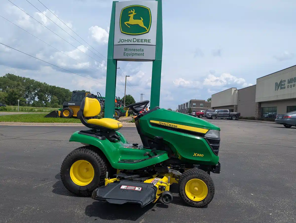 Gallery image 2 for Used 2015 John Deere X320 Lawn Tractor