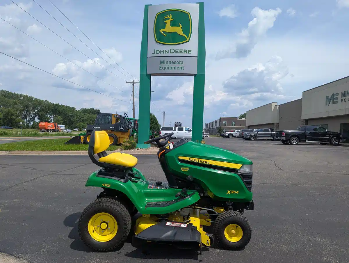 Gallery image 1 for Used 2017 John Deere X354 Lawn Tractor