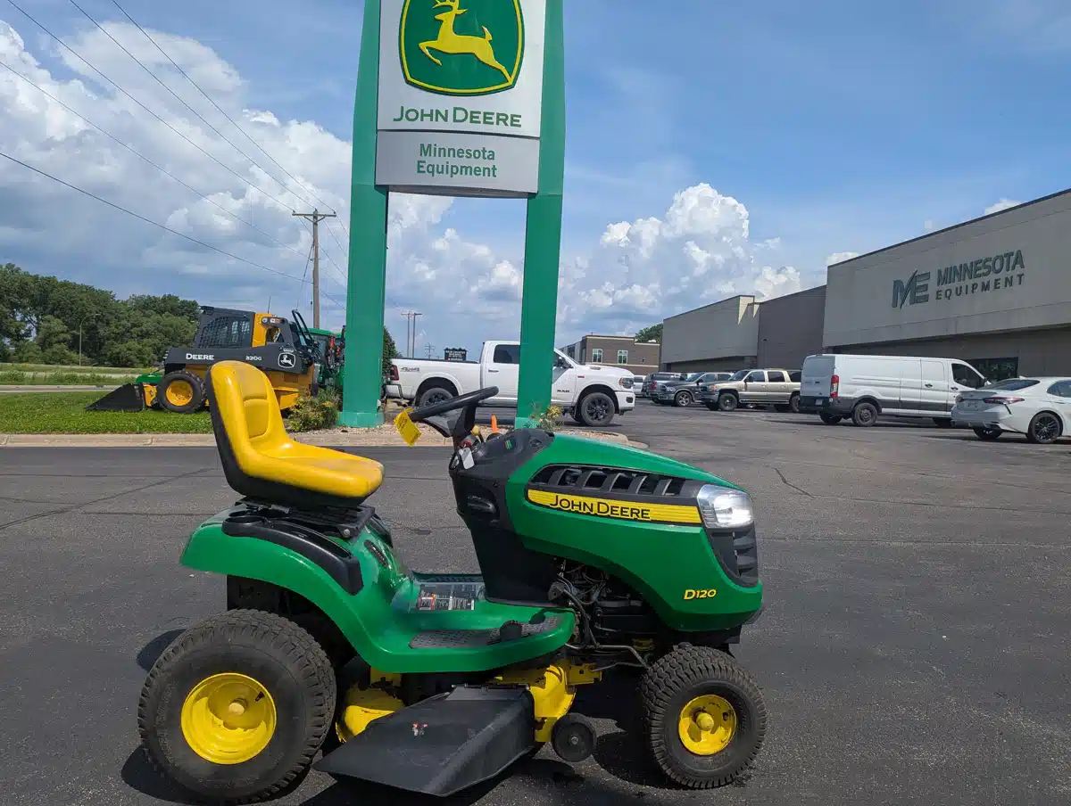 Gallery image 1 for Used 2011 John Deere D120 Lawn Tractor