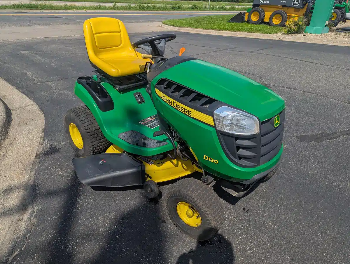 Gallery image 2 for Used 2011 John Deere D120 Lawn Tractor