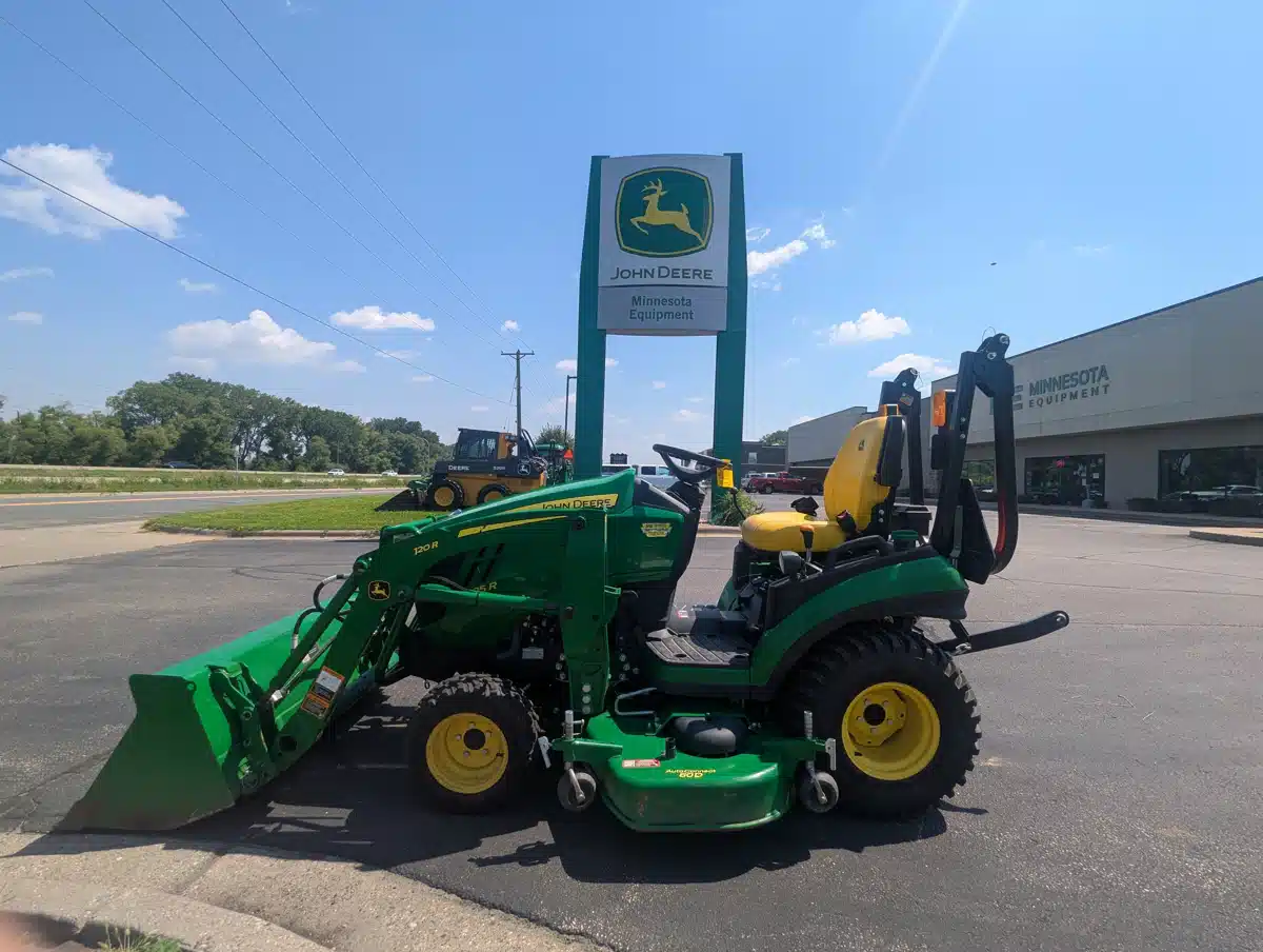Gallery image 1 for Used 2022 John Deere 1025R Tractor