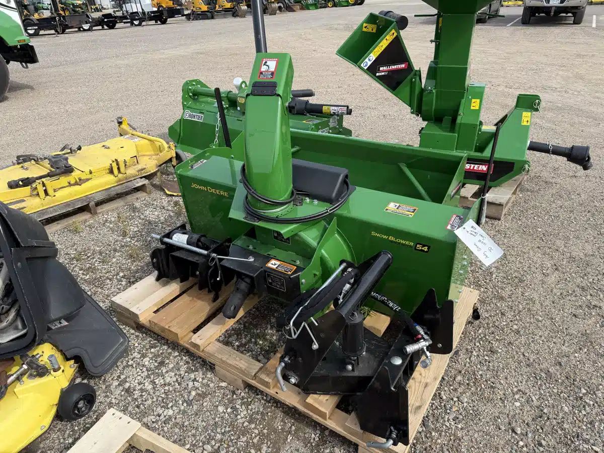 Gallery image 2 for Used 2023 John Deere 54 SNOWBLOWER Attachment