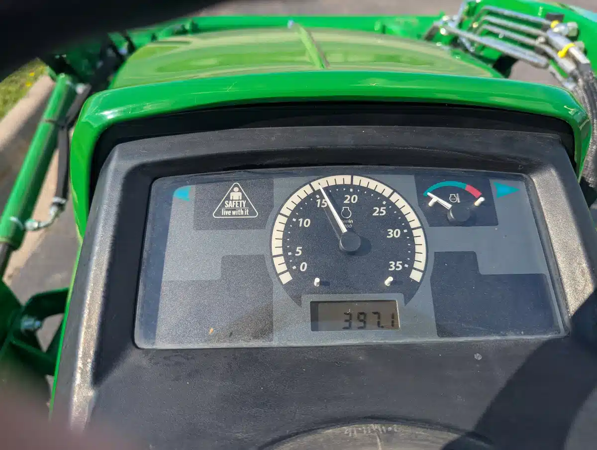 Gallery image 2 for Used 2012 John Deere 1026R Tractor
