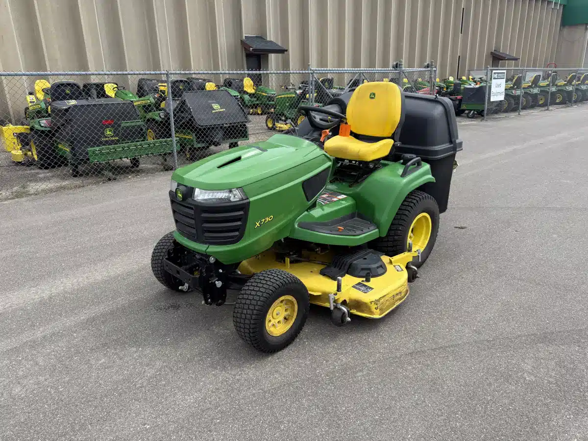 Gallery image 2 for Used 2021 John Deere X730 Lawn Tractor