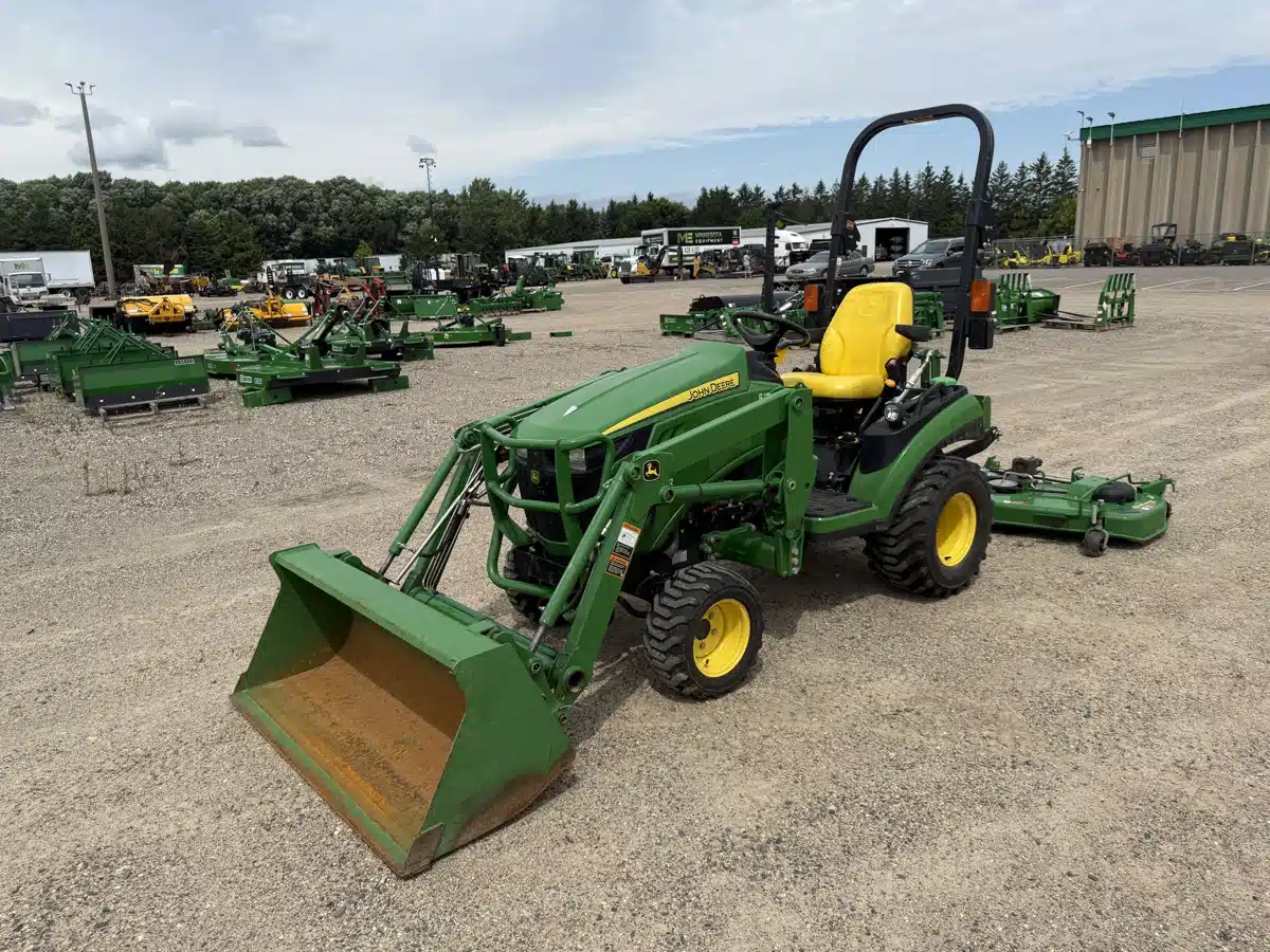 Gallery image 2 for Used 2015 John Deere 1025R Tractor