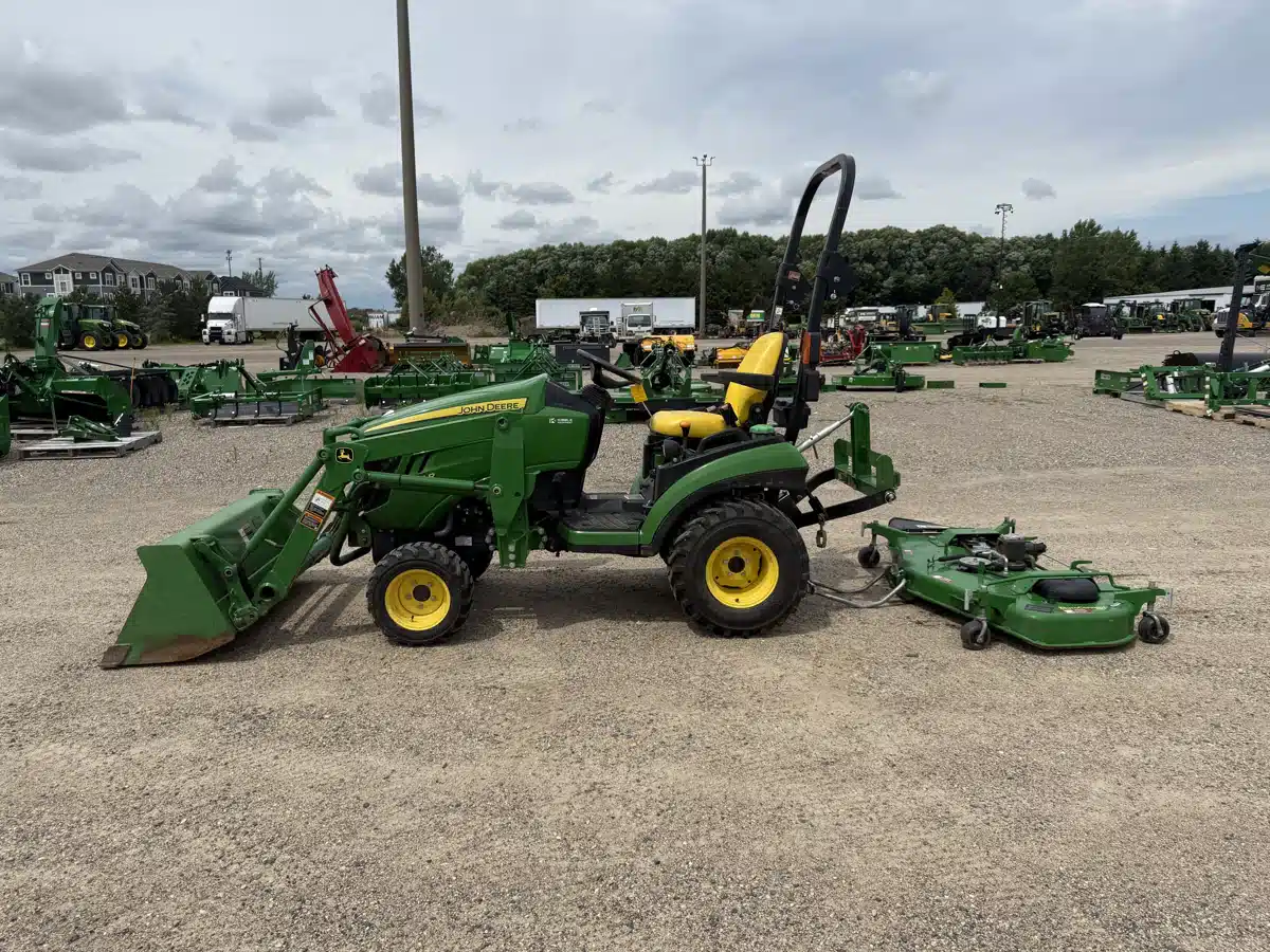 Gallery image 1 for Used 2015 John Deere 1025R Tractor