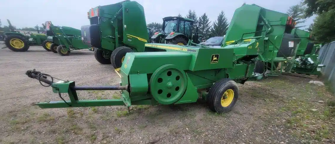 Gallery image 1 for Used 1989 John Deere 338 Square Baler - Small