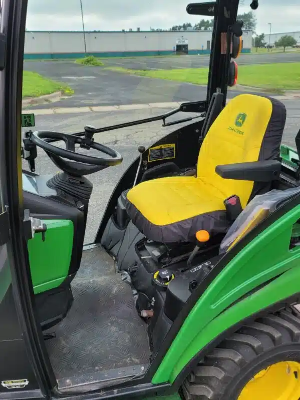 Gallery image 2 for Used 2017 John Deere 1025R Tractor