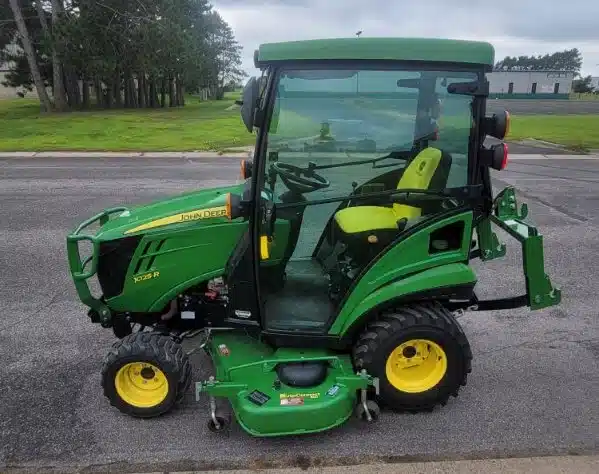 Gallery image 1 for Used 2017 John Deere 1025R Tractor
