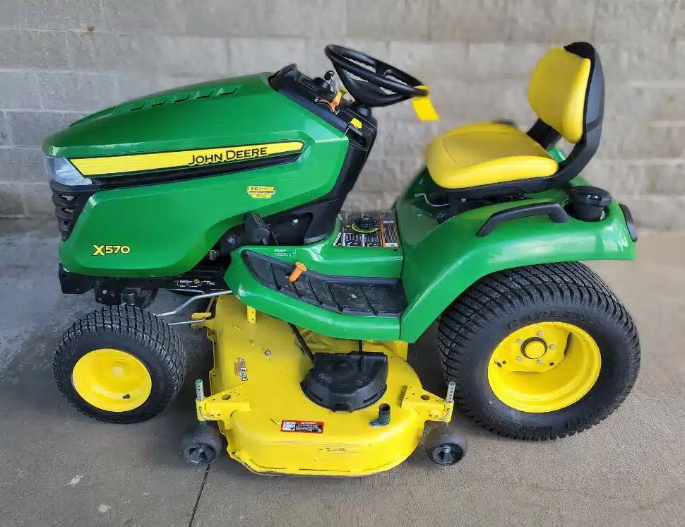 Gallery image 1 for Used 2020 John Deere X570 Lawn Tractor