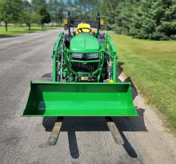 Gallery image 2 for Used 2022 John Deere 2032R Tractor