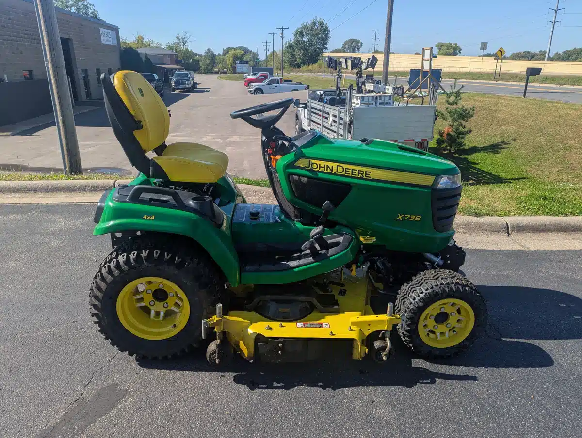 Gallery image 2 for Used 2020 John Deere X738 Lawn Tractor