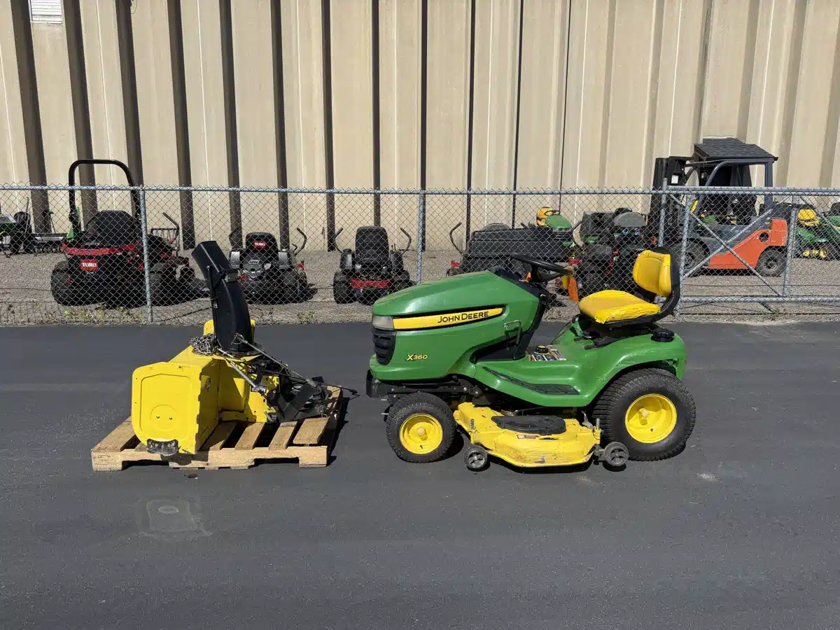 Gallery image 1 for Used 2008 John Deere X360 Lawn Tractor