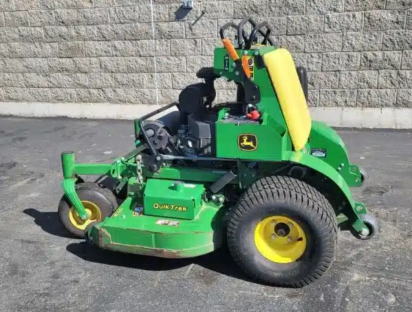 Gallery image 2 for Used 2017 John Deere 652R Mower - Zero Turn