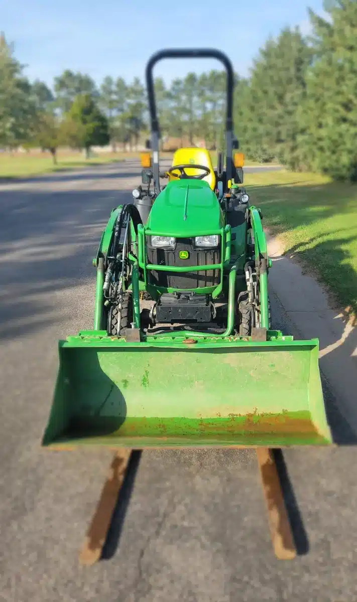 Gallery image 2 for Used 2022 John Deere 2025R Tractor