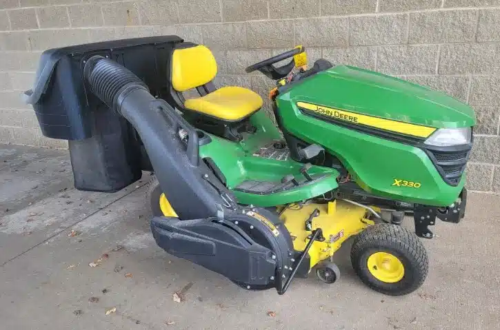 Gallery image 2 for Used 2019 John Deere X330 Lawn Tractor