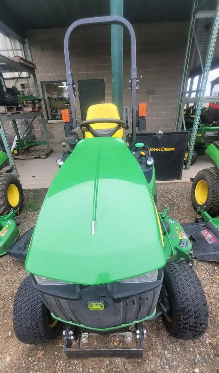 Gallery image 2 for Used 2014 John Deere 1025R Tractor