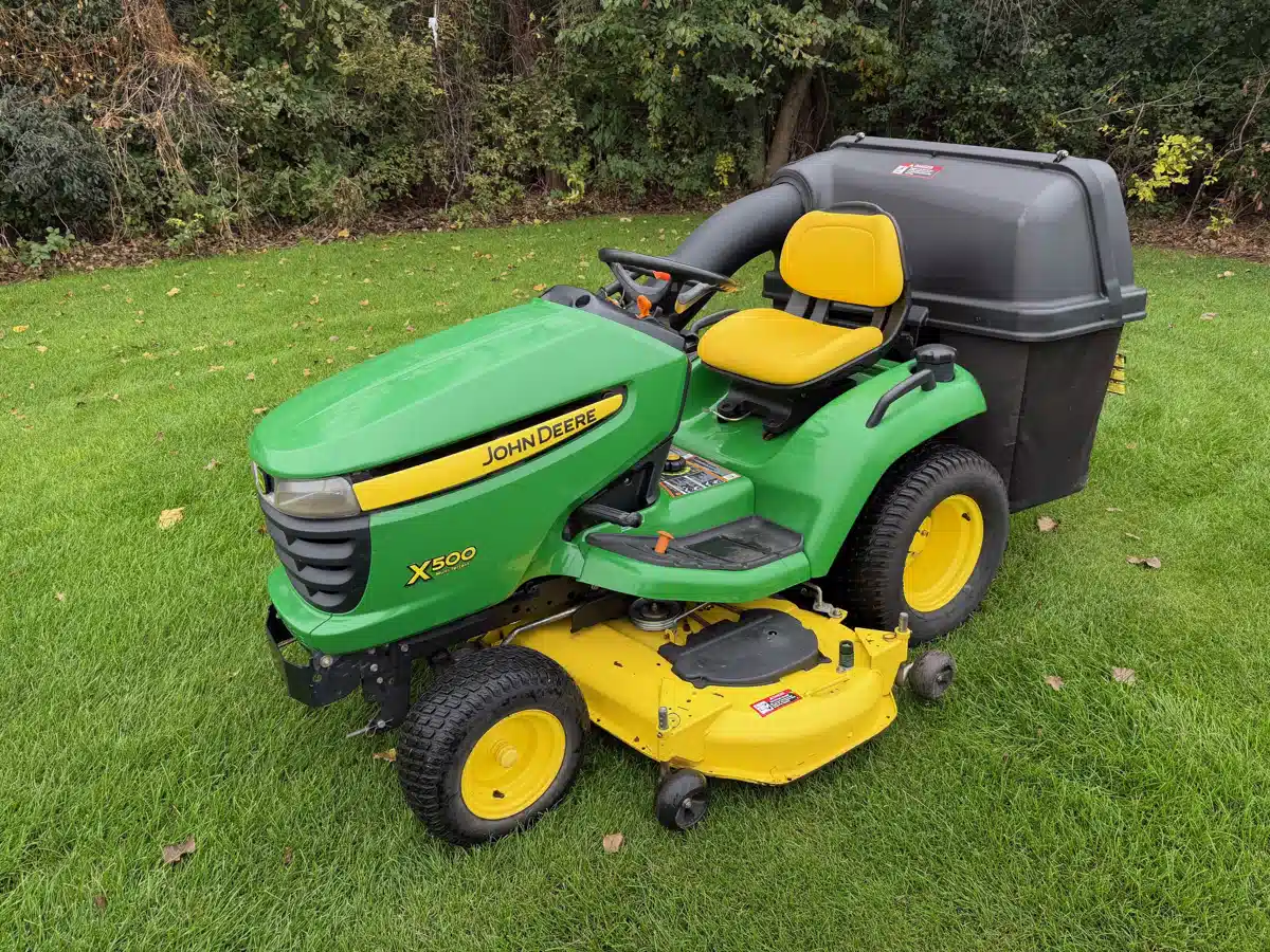 Gallery image 1 for Used 2009 John Deere X500 Lawn Tractor
