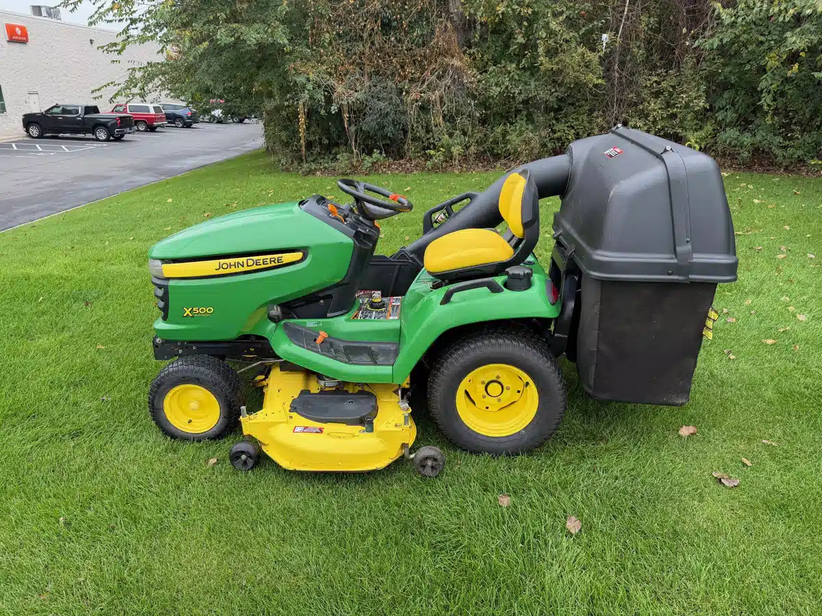 Gallery image 2 for Used 2009 John Deere X500 Lawn Tractor