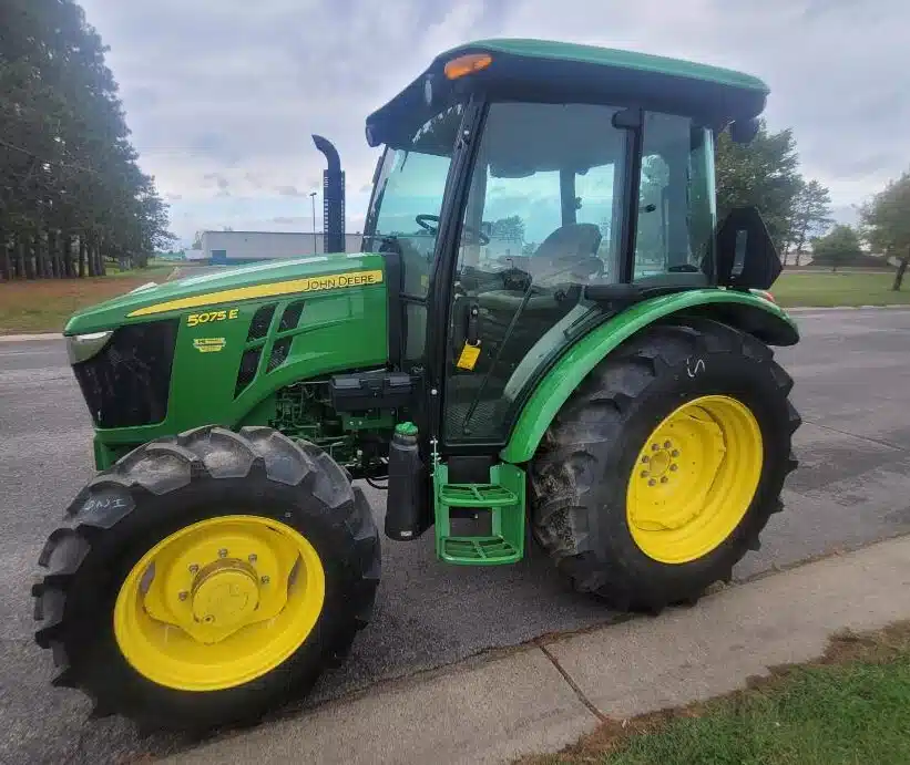 Gallery image 2 for Used 2020 John Deere 5075E Tractor