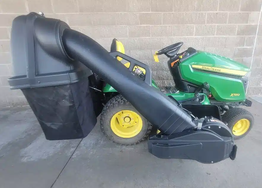 Gallery image 2 for 2018 John Deere X580 Lawn Tractor