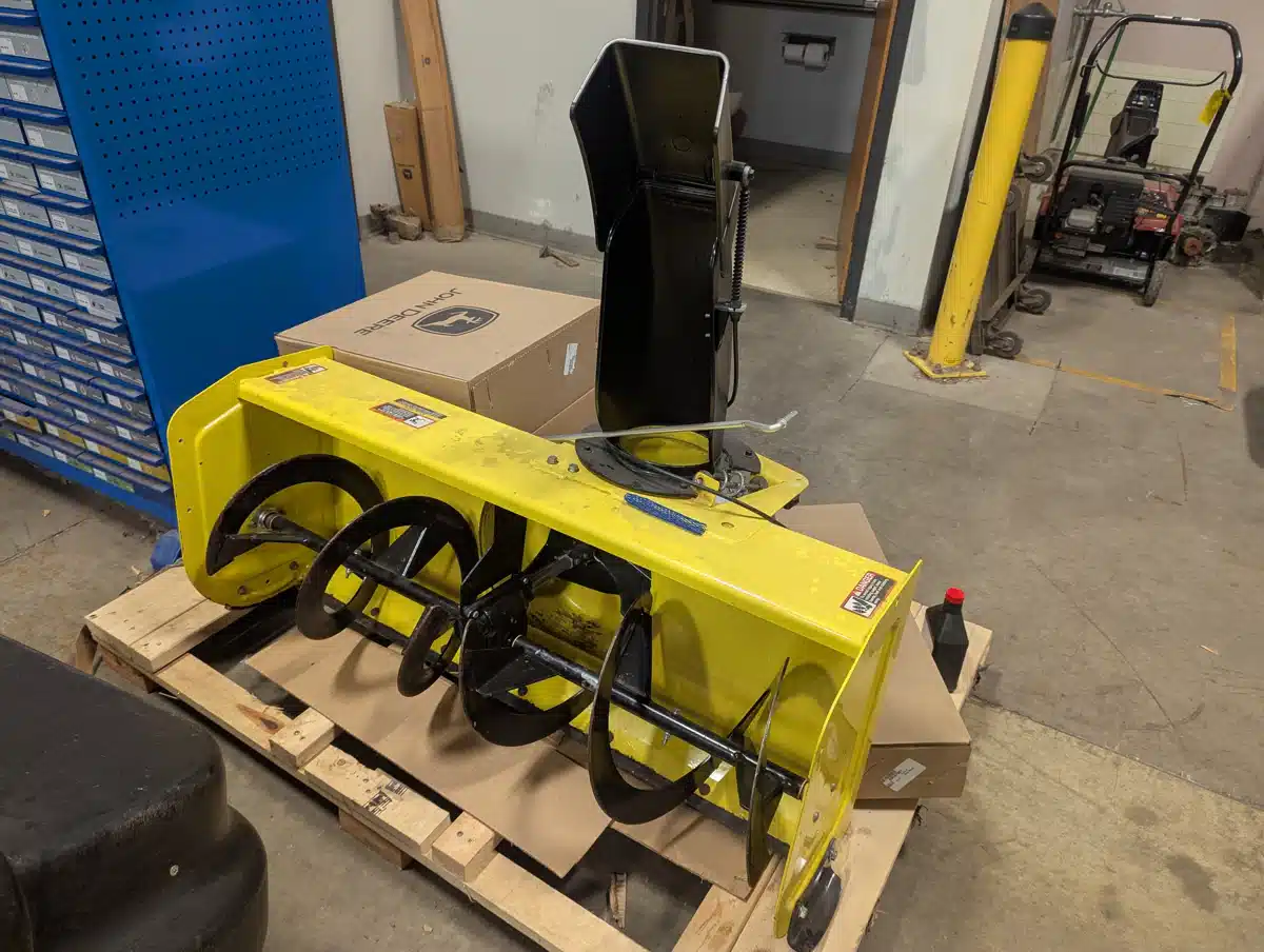 Gallery image 2 for Used 2018 John Deere 44" SNOWBLOWER X300S,X500 Snow Blower