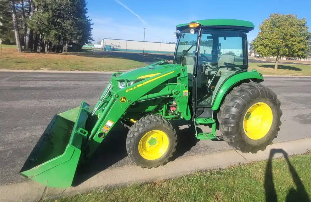 Gallery image 2 for Used 2018 John Deere 4052R Tractor