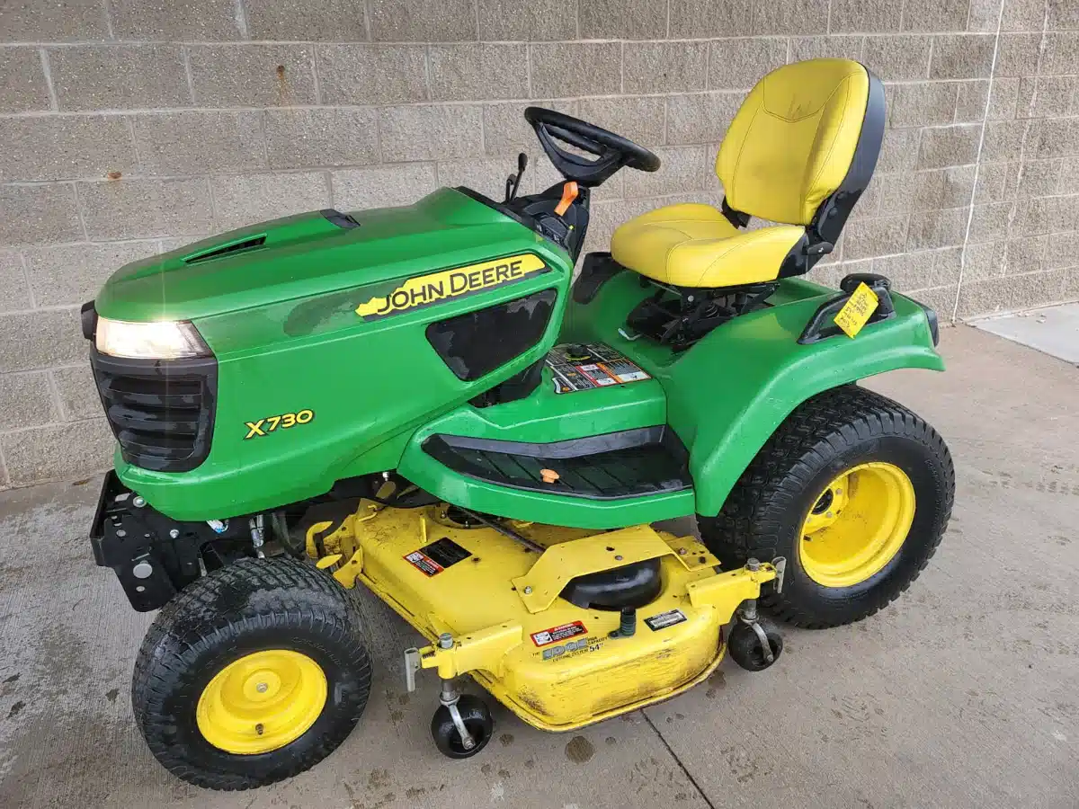 Gallery image 2 for Used 2009 John Deere X720 Lawn Tractor