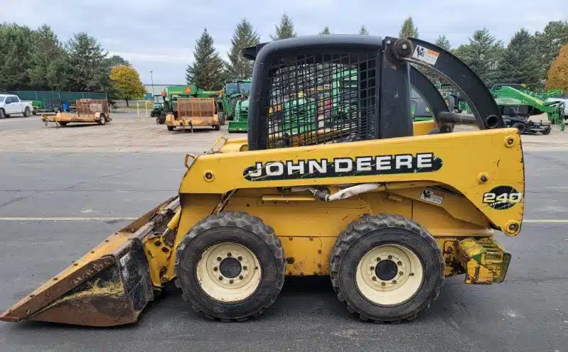 Used 2000 John Deere 240 Skid Steer