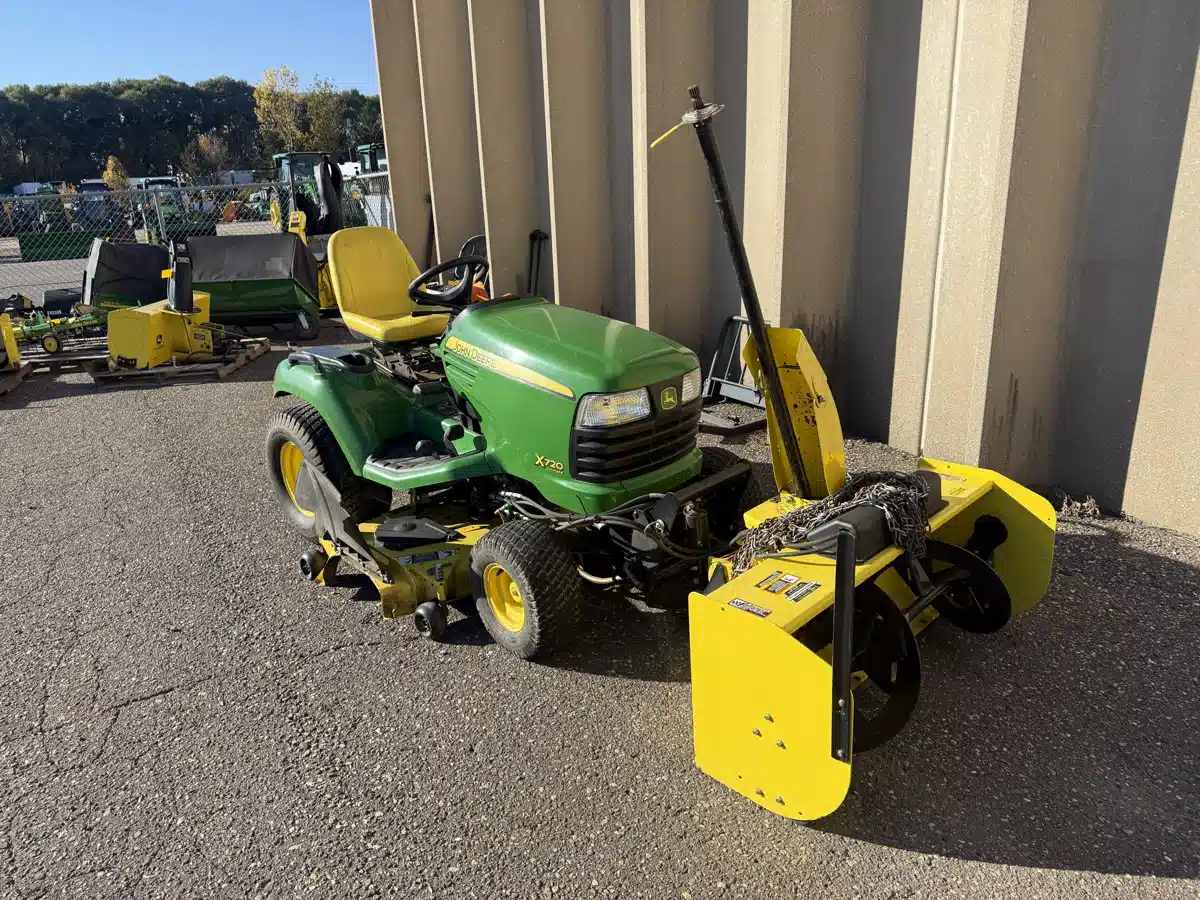 Gallery image 2 for Used 2011 John Deere X720 Lawn Tractor