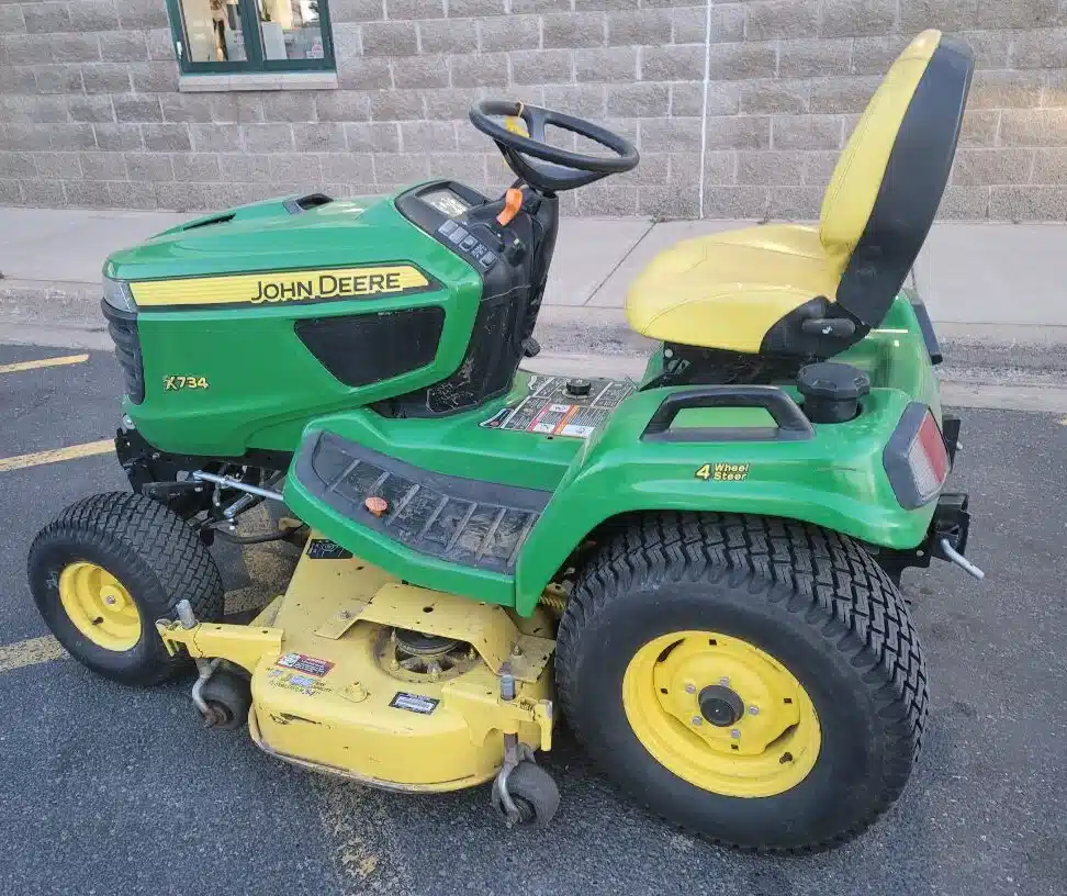 Gallery image 1 for 2017 John Deere X734 Lawn Tractor