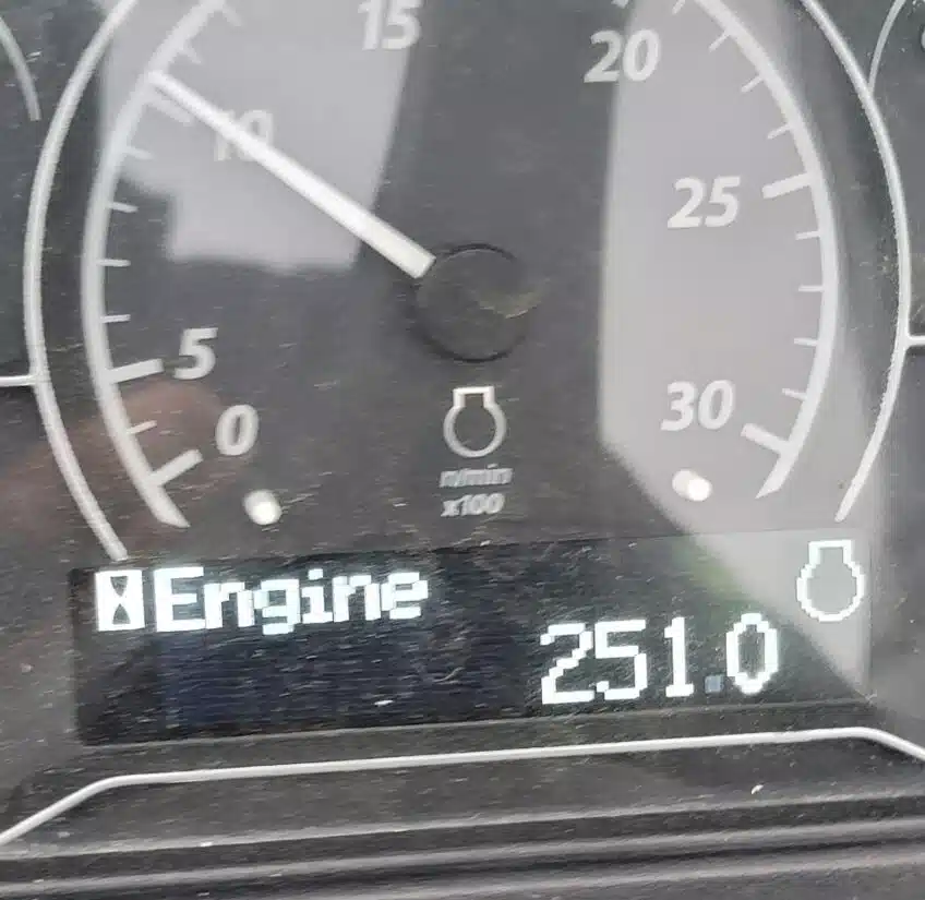 Gallery image 2 for Used 2020 John Deere 2032R Tractor