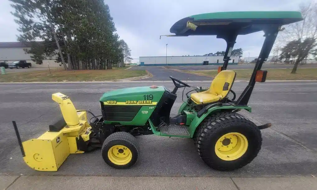 Used 2001 John Deere 4100 Tractor