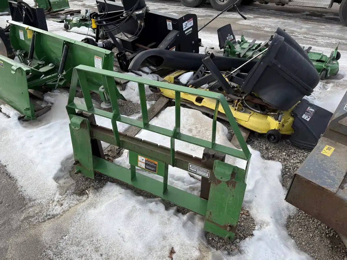 Gallery image 2 for Used John Deere AP12F Attachment
