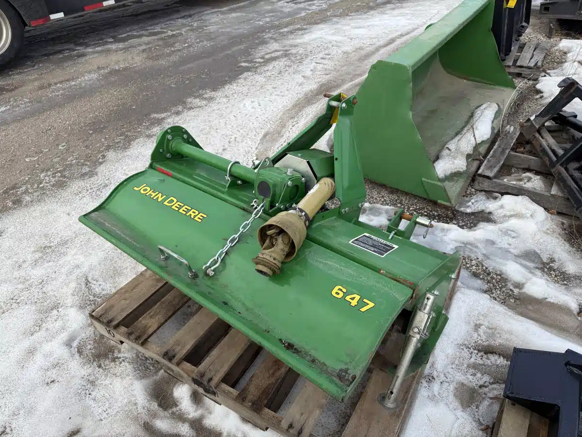 Gallery image 1 for Used John Deere 647 Rotary Hoe