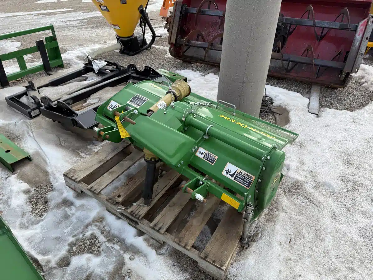 Gallery image 2 for Used John Deere 647 Rotary Hoe