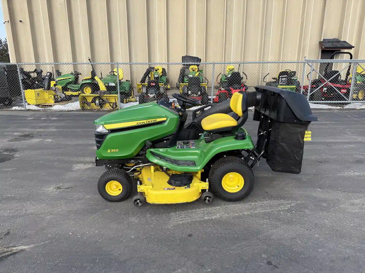 Gallery image 1 for Used 2022 John Deere X350 Lawn Tractor