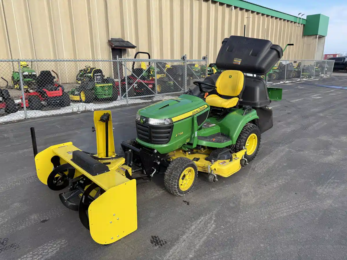 Gallery image 2 for Used 2020 John Deere X738 Lawn Tractor