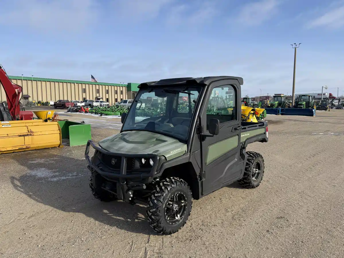 Gallery image 2 for Used 2023 John Deere XUV 835R Utility Vehicle
