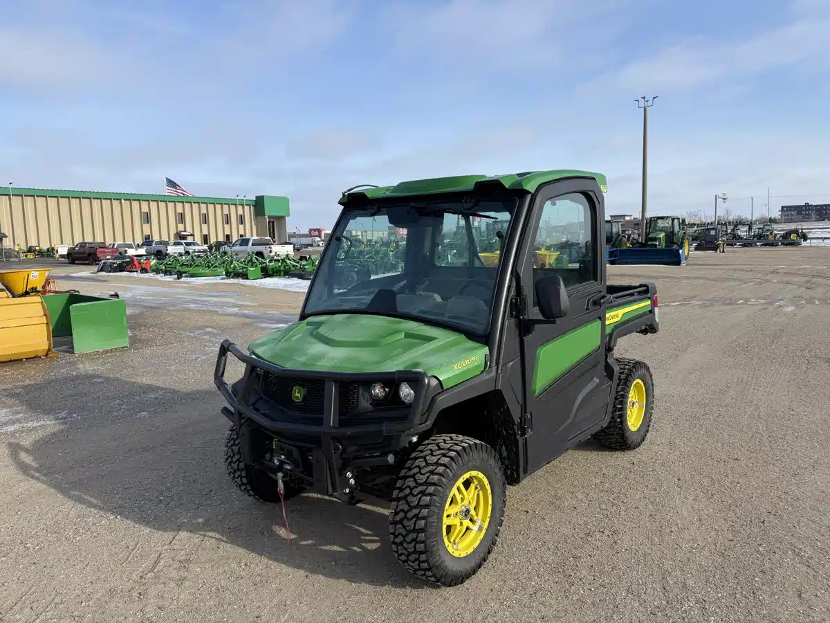 Gallery image 2 for 2023 John Deere XUV 835R Utility Vehicle